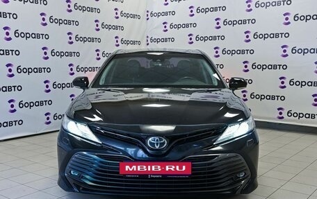 Toyota Camry, 2020 год, 3 200 000 рублей, 2 фотография