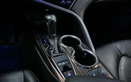 Toyota Camry, 2020 год, 3 200 000 рублей, 18 фотография