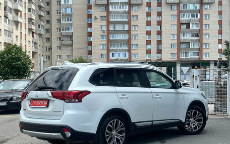 Mitsubishi Outlander III рестайлинг 3, 2018 год, 1 899 000 рублей, 4 фотография