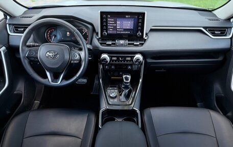 Toyota RAV4, 2019 год, 3 250 000 рублей, 10 фотография