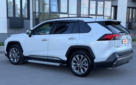 Toyota RAV4, 2019 год, 3 250 000 рублей, 6 фотография