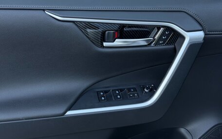 Toyota RAV4, 2019 год, 3 250 000 рублей, 8 фотография