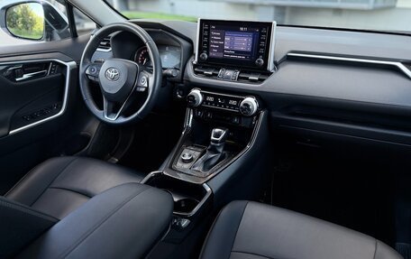 Toyota RAV4, 2019 год, 3 250 000 рублей, 11 фотография