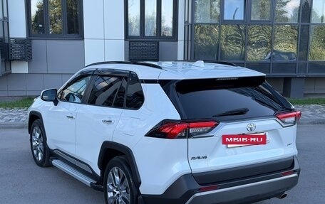 Toyota RAV4, 2019 год, 3 250 000 рублей, 4 фотография