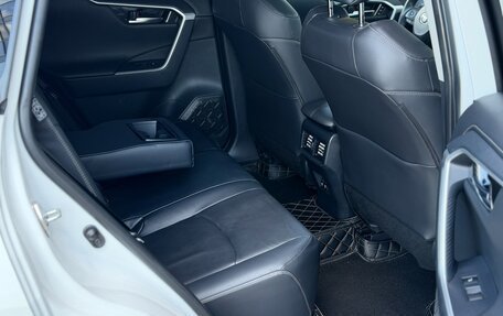 Toyota RAV4, 2019 год, 3 250 000 рублей, 16 фотография