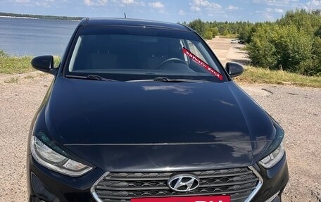 Hyundai Solaris II рестайлинг, 2018 год, 1 050 000 рублей, 4 фотография