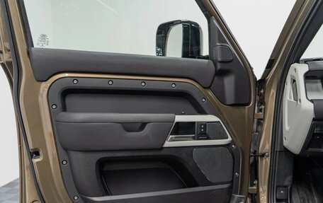 Land Rover Defender II, 2021 год, 9 300 000 рублей, 20 фотография