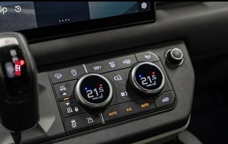Land Rover Defender II, 2021 год, 9 300 000 рублей, 18 фотография
