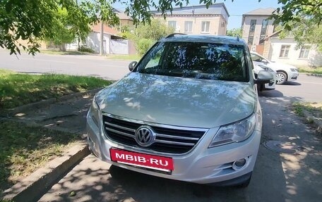 Volkswagen Tiguan I, 2010 год, 991 000 рублей, 2 фотография