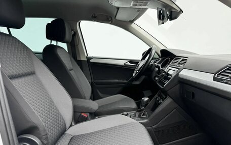 Volkswagen Tiguan II, 2019 год, 2 710 000 рублей, 10 фотография