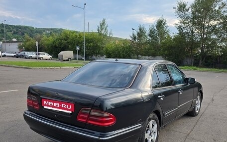 Mercedes-Benz E-Класс, 1999 год, 555 000 рублей, 3 фотография