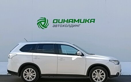 Mitsubishi Outlander III рестайлинг 3, 2014 год, 1 420 000 рублей, 4 фотография