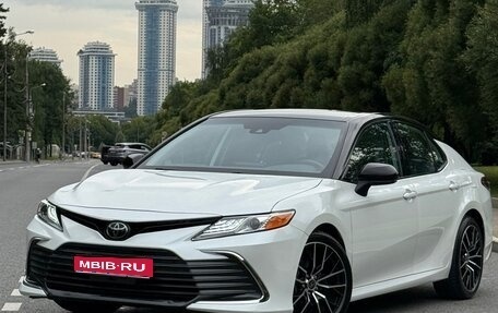 Toyota Camry, 2021 год, 3 750 000 рублей, 1 фотография