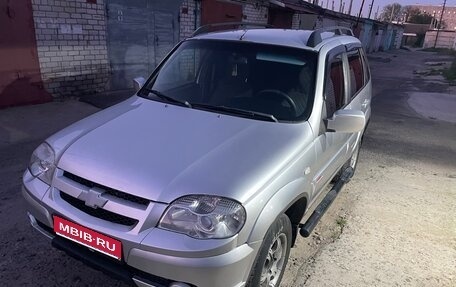 Chevrolet Niva I рестайлинг, 2011 год, 600 000 рублей, 1 фотография