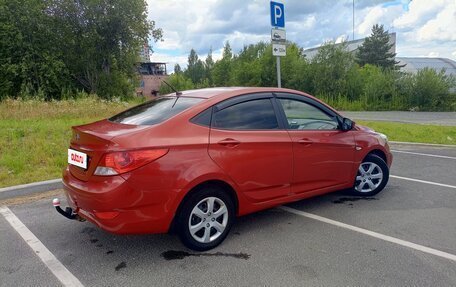 Hyundai Solaris II рестайлинг, 2011 год, 600 000 рублей, 2 фотография