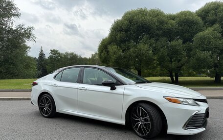 Toyota Camry, 2021 год, 3 750 000 рублей, 3 фотография