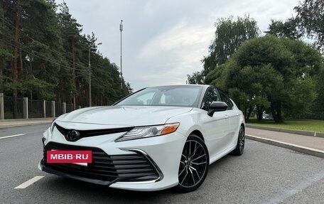 Toyota Camry, 2021 год, 3 750 000 рублей, 5 фотография