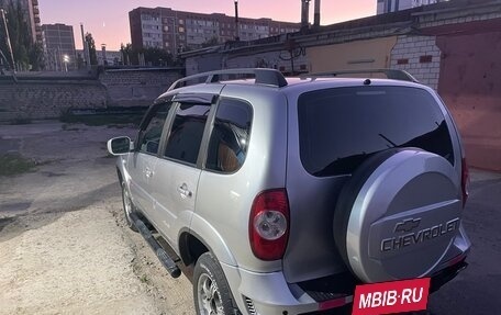 Chevrolet Niva I рестайлинг, 2011 год, 600 000 рублей, 4 фотография