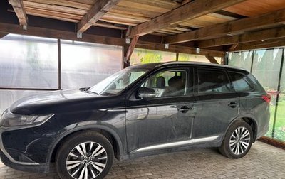 Mitsubishi Outlander III рестайлинг 3, 2020 год, 2 620 000 рублей, 1 фотография