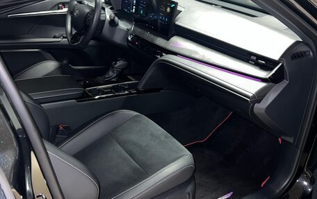 Toyota Camry, 2025 год, 3 800 000 рублей, 11 фотография