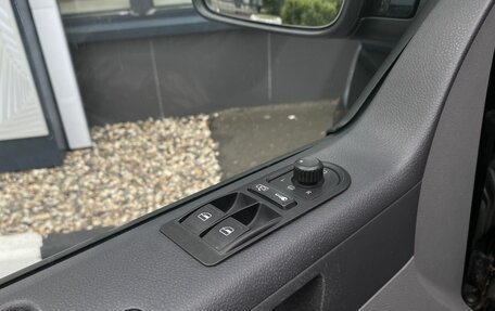 Volkswagen Caravelle T5, 2009 год, 1 539 000 рублей, 16 фотография