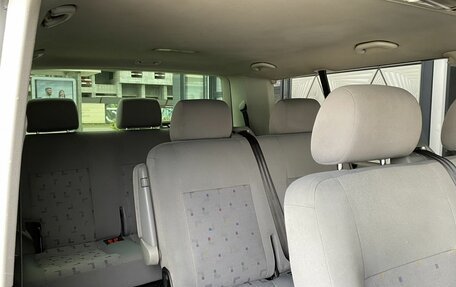 Volkswagen Caravelle T5, 2009 год, 1 539 000 рублей, 21 фотография