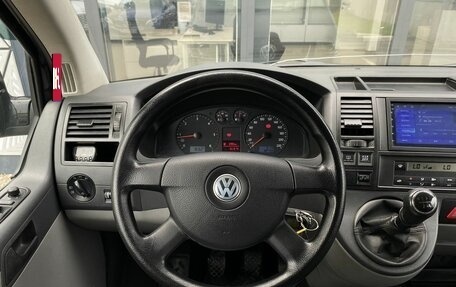 Volkswagen Caravelle T5, 2009 год, 1 539 000 рублей, 13 фотография