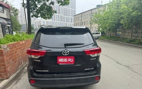 Toyota Highlander III, 2019 год, 3 500 000 рублей, 3 фотография