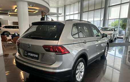 Volkswagen Tiguan II, 2019 год, 2 497 000 рублей, 6 фотография
