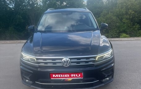 Volkswagen Tiguan II, 2018 год, 2 550 000 рублей, 1 фотография