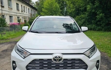 Toyota RAV4, 2021 год, 3 800 000 рублей, 9 фотография