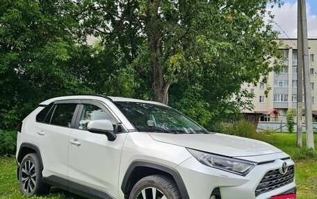 Toyota RAV4, 2021 год, 3 800 000 рублей, 5 фотография