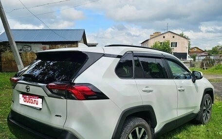 Toyota RAV4, 2021 год, 3 800 000 рублей, 12 фотография