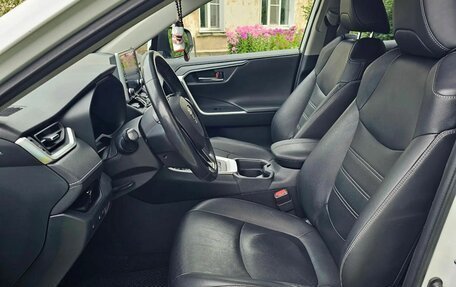 Toyota RAV4, 2021 год, 3 800 000 рублей, 19 фотография