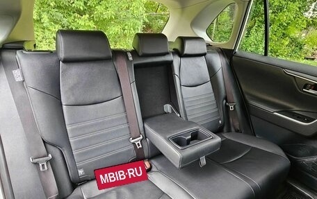 Toyota RAV4, 2021 год, 3 800 000 рублей, 22 фотография