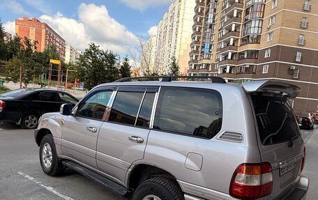 Toyota Land Cruiser 100 рестайлинг 2, 2003 год, 1 500 000 рублей, 6 фотография