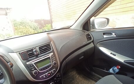 Hyundai Solaris II рестайлинг, 2014 год, 1 500 000 рублей, 6 фотография