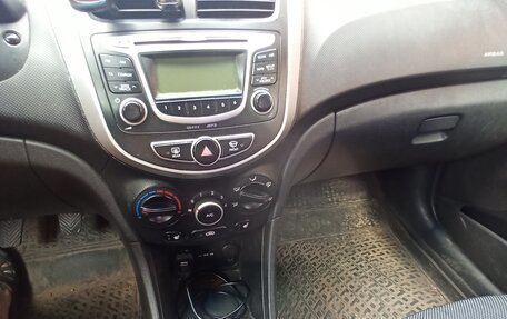 Hyundai Solaris II рестайлинг, 2014 год, 1 500 000 рублей, 9 фотография
