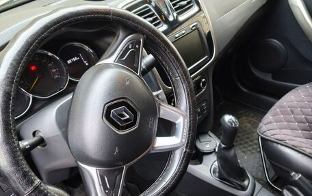 Renault Logan II, 2018 год, 1 100 000 рублей, 1 фотография