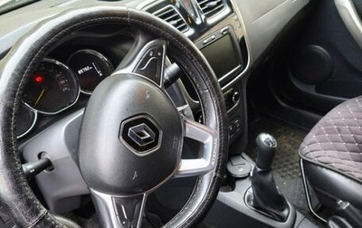 Renault Logan II, 2018 год, 1 100 000 рублей, 1 фотография