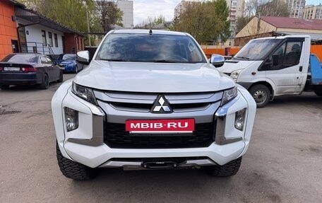 Mitsubishi L200 IV рестайлинг, 2022 год, 4 300 000 рублей, 2 фотография
