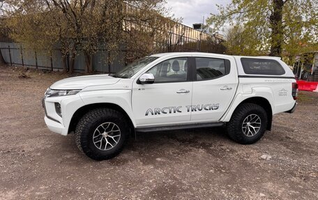 Mitsubishi L200 IV рестайлинг, 2022 год, 4 300 000 рублей, 10 фотография