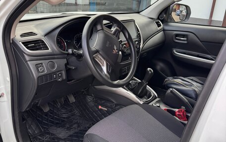 Mitsubishi L200 IV рестайлинг, 2022 год, 4 300 000 рублей, 9 фотография