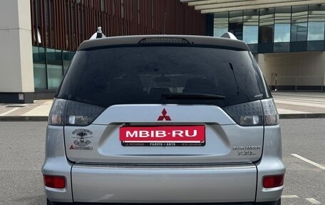 Mitsubishi Outlander III рестайлинг 3, 2010 год, 1 550 000 рублей, 4 фотография