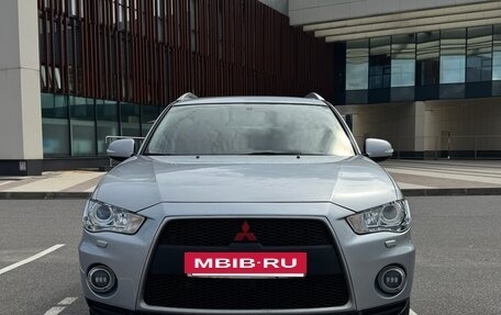 Mitsubishi Outlander III рестайлинг 3, 2010 год, 1 550 000 рублей, 2 фотография