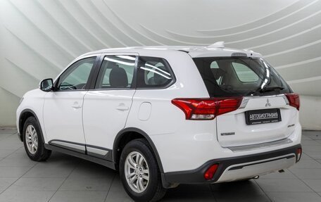 Mitsubishi Outlander III рестайлинг 3, 2019 год, 2 058 000 рублей, 5 фотография