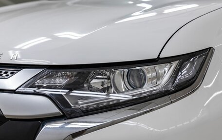 Mitsubishi Outlander III рестайлинг 3, 2019 год, 2 058 000 рублей, 11 фотография
