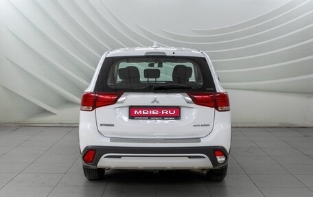 Mitsubishi Outlander III рестайлинг 3, 2019 год, 2 058 000 рублей, 6 фотография