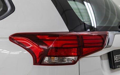 Mitsubishi Outlander III рестайлинг 3, 2019 год, 2 058 000 рублей, 12 фотография