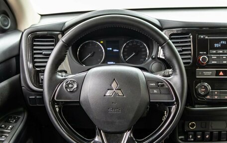 Mitsubishi Outlander III рестайлинг 3, 2019 год, 2 058 000 рублей, 20 фотография